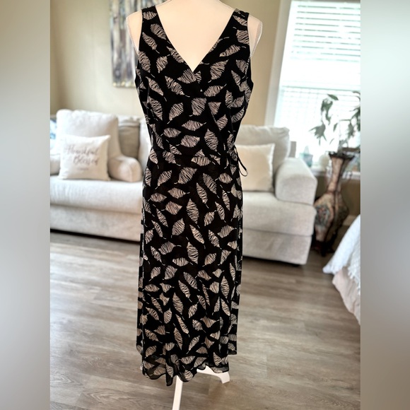 Mario Balthazar Dresses & Skirts - Mario Balthazar Black & Cream Sleeveless Full Wrap Dress Size 10